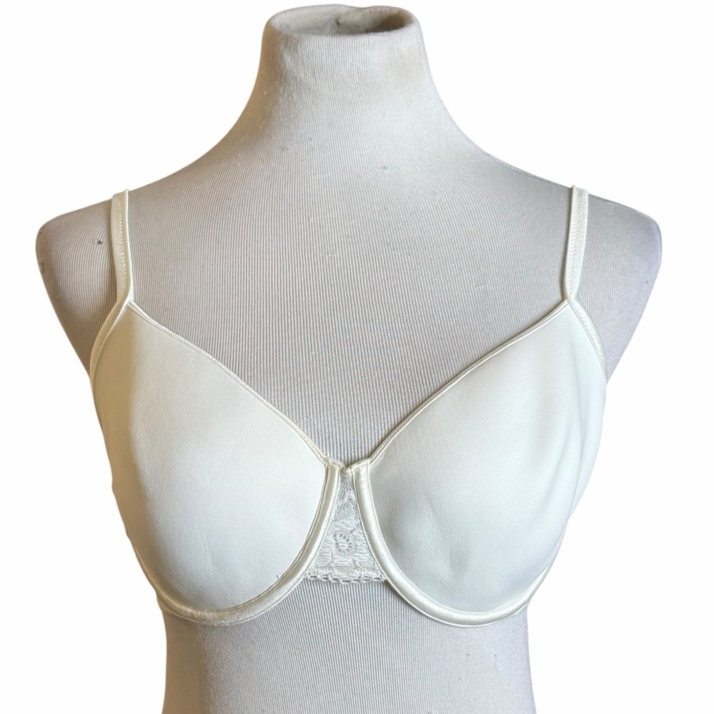 10/$25🦋 Gilligan & O'Malley White Lightly Lined Underwire Bra - Size 38D